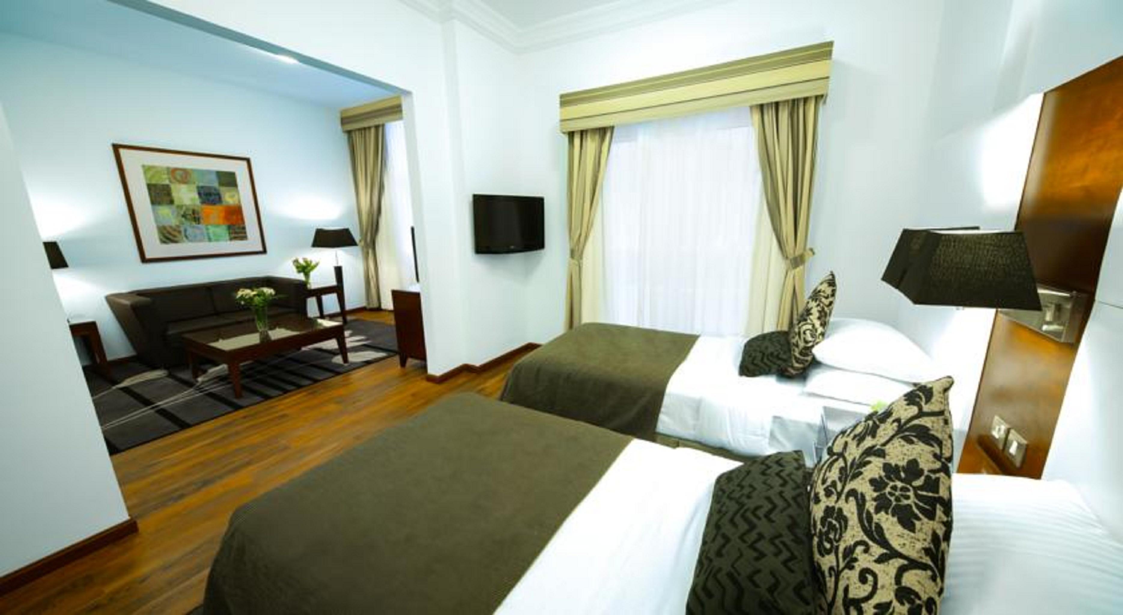 Golden Sands Hotel & Residences Шарджа Екстер'єр фото